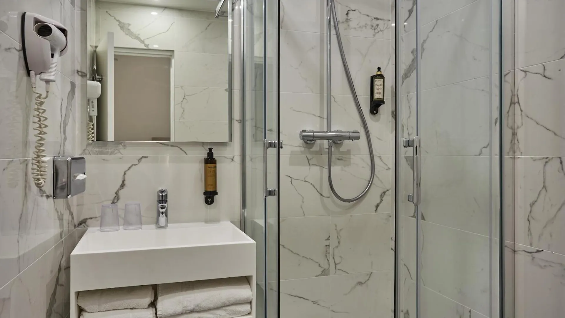 Otel Lux Picpus 3*